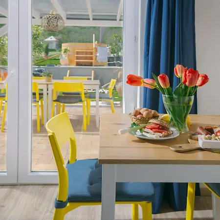 Dandelion Vendeghazak *