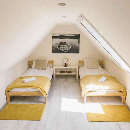 Dandelion Vendeghazak Case de vacanță Kisapati