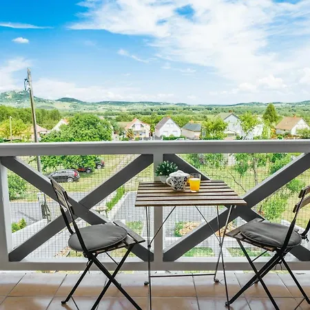 Dandelion Vendeghazak Tatil Evi *