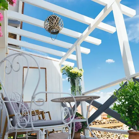 Dandelion Vendeghazak Case de vacanță