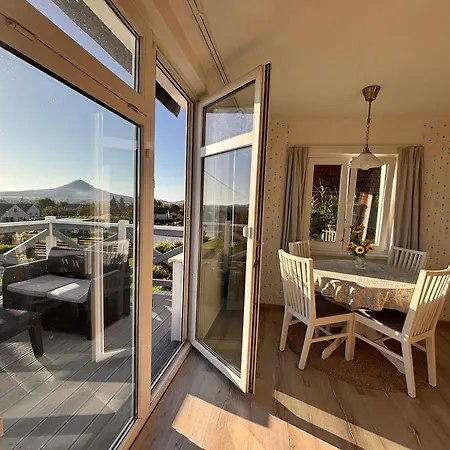 Dandelion Vendeghazak