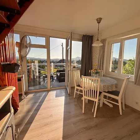 Dandelion Vendeghazak Case de vacanță